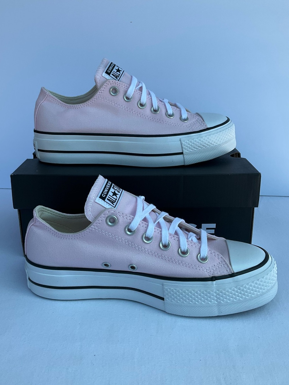 Converse Women’s CTAS Lift Platform Cavas Sugar Berry/White/Black Size 7